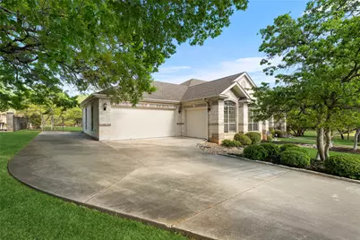 205 W Majestic Oak Lane, Georgetown, TX 78633 - Photo 4