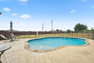 201 N Rawhide Trail, Liberty Hill, TX 78642 - Photo 36