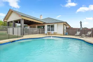 201 N Rawhide Trail, Liberty Hill, TX 78642 - Photo 2