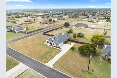 201 N Rawhide Trail, Liberty Hill, TX 78642 - Photo 22