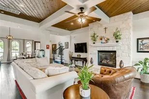215 Woodlands Ct, Lakeway, TX 78738 - Photo 12