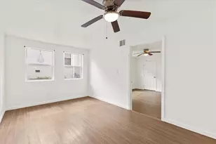 1801 Travis Heights Blvd, Austin, TX 78704 - Photo 16