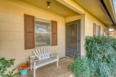 605 W Ash Dr Drive, Johnson City, TX 78636 - Photo 4