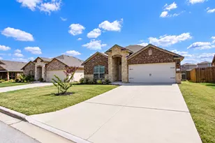 444 Uncle Billy Wy, Jarrell, TX 76537 - Photo 2