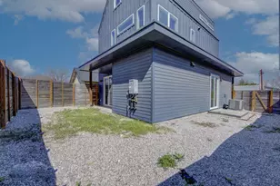 6203 Langham St, Austin, TX 78741 - Photo 36