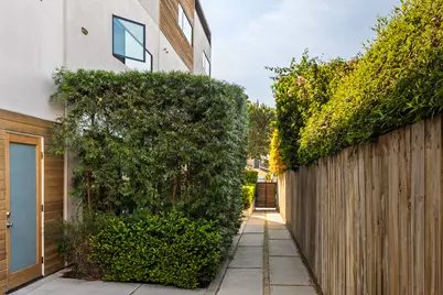 860 1/2 S Wilton Place, Los Angeles, CA 90005 - Photo 2