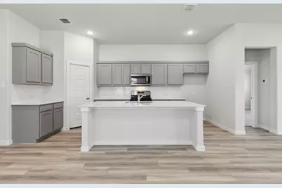 1106 Universal Drive, Hutto, TX 78634 - Photo 4