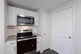 12215 Hunters Chase Dr, Austin, TX 78729 - Photo 10