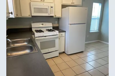 8401 Colony Loop Drive #D, Austin, TX 78724 - Photo 6