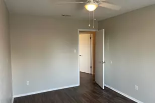 8401 Colony Loop Dr, Austin, TX 78724 - Photo 12