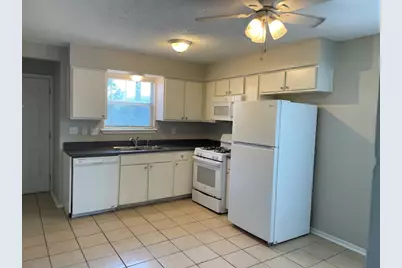 8401 Colony Loop Drive #D, Austin, TX 78724 - Photo 4