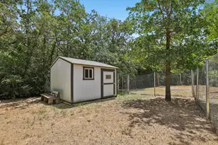 126 King St, Bastrop, TX 78602 - Photo 32