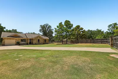 126 King Street, Bastrop, TX 78602 - Photo 2
