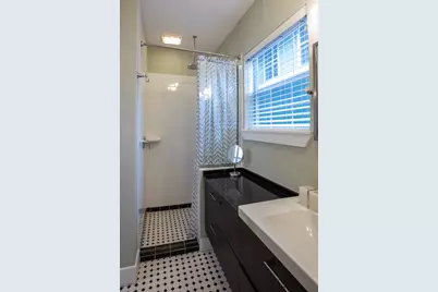 702 W North Loop Boulevard, Austin, TX 78751 - Photo 8