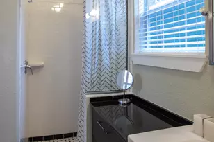 702 W N Loop Blvd, Austin, TX 78751 - Photo 8