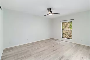 5512 Oakwood Cove, Austin, TX 78731 - Photo 16