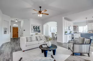2016 Hidden Hills Dr, Dripping Springs, TX 78620 - Photo 2