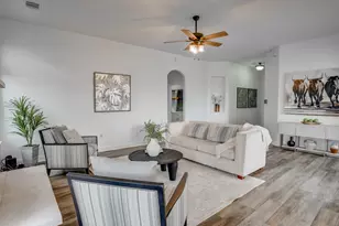 2016 Hidden Hills Dr, Dripping Springs, TX 78620 - Photo 2