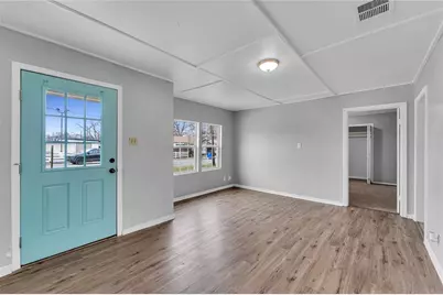 117 Travis Street, Taylor, TX 76574 - Photo 8