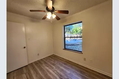 2000 Donna Drive, Taylor, TX 76574 - Photo 18