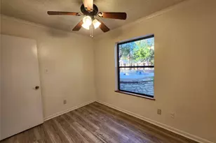 2000 Donna Dr, Taylor, TX 76574 - Photo 18