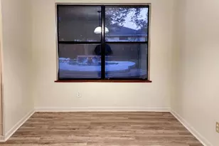 2000 Donna Dr, Taylor, TX 76574 - Photo 8