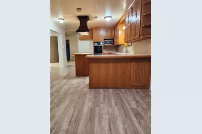 2000 Donna Drive, Taylor, TX 76574 - Photo 6