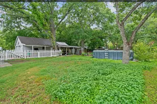 510 S Guadalupe St, Lockhart, TX 78644 - Photo 26