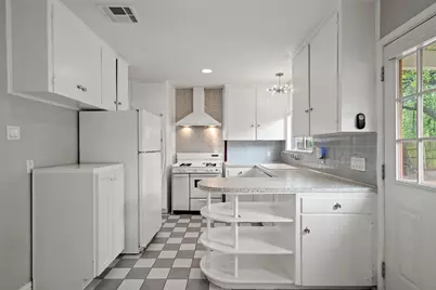5212 Berkman Drive, Austin, TX 78723 - Photo 10