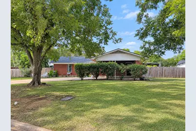 1206 Lake Terrace Drive, Elgin, TX 78621 - Photo 2