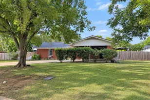 1206 Lake Terrace Dr, Elgin, TX 78621 - Photo 2
