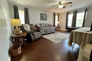 1206 Lake Terrace Dr, Elgin, TX 78621 - Photo 8