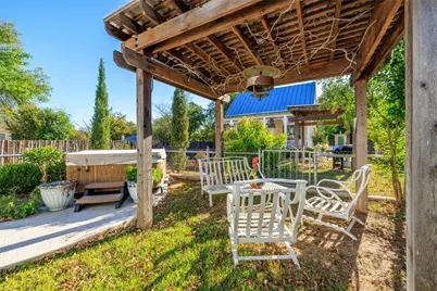 119 W San Antonio Street, Fredericksburg, TX 78624 - Photo 28