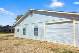 8819 Saddle Cir, Buda, TX 78610 - Photo 16