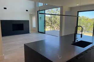 909 Cat Hollow Club Dr, Briarcliff, TX 78669 - Photo 12