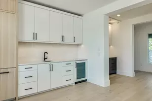 909 Cat Hollow Club Dr, Spicewood, TX 78669 - Photo 12