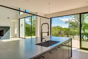 909 Cat Hollow Club Dr, Spicewood, TX 78669 - Photo 8