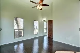 2406 E 11th St, Austin, TX 78702 - Photo 16