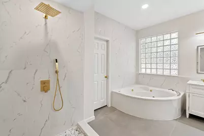 10036 Scull Creek Drive, Austin, TX 78730 - Photo 16