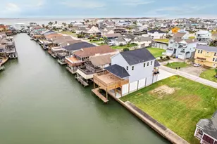 230 Bora Bora Dr, Galveston, TX 77554 - Photo 34