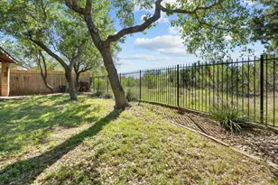 22204 Red Yucca Rd, Spicewood, TX 78669 - Photo 26