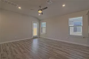 112 Halford Rd, Georgetown, TX 78633 - Photo 18