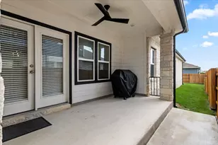 8915 Looksee Ln, Austin, TX 78744 - Photo 18