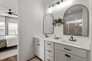8915 Looksee Ln, Austin, TX 78744 - Photo 12