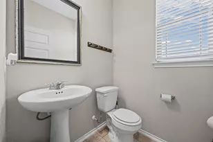 330 Linden St, Bastrop, TX 78602 - Photo 6