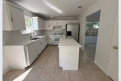2324 Friarcreek Loop, Round Rock, TX 78664 - Photo 2