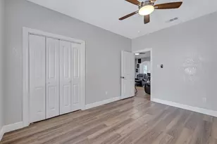 421 Las Lomas Dr, Elgin, TX 78621 - Photo 20