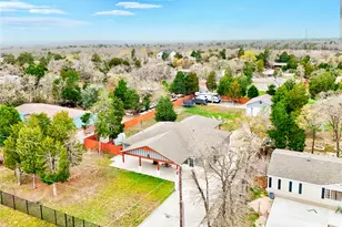 421 Las Lomas Dr, Elgin, TX 78621 - Photo 34