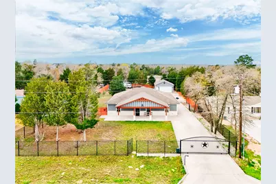 421 Las Lomas Drive, Elgin, TX 78621 - Photo 1