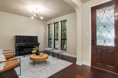 121 E Adelanta Place, Round Rock, TX 78681 - Photo 4